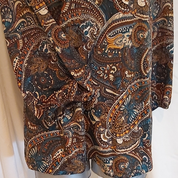 3/4 Sleeve Paisley Tunic w Gold Chain - Picture 4 of 5